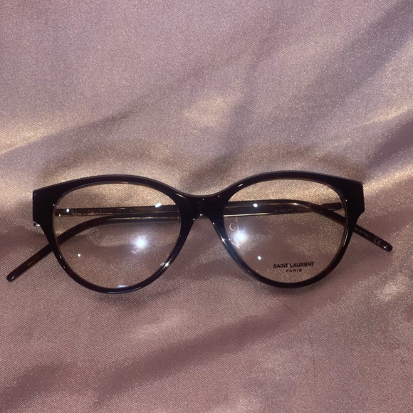 Black and tortoise shell on the sides with a gold YSL detail on both sides. - Picture 3 of 3